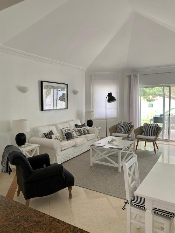 Beautiful Apartment For Rent In Quinta Do Lago With Excellent Resort Facilities Close To Lake And Beach. Extérieur photo